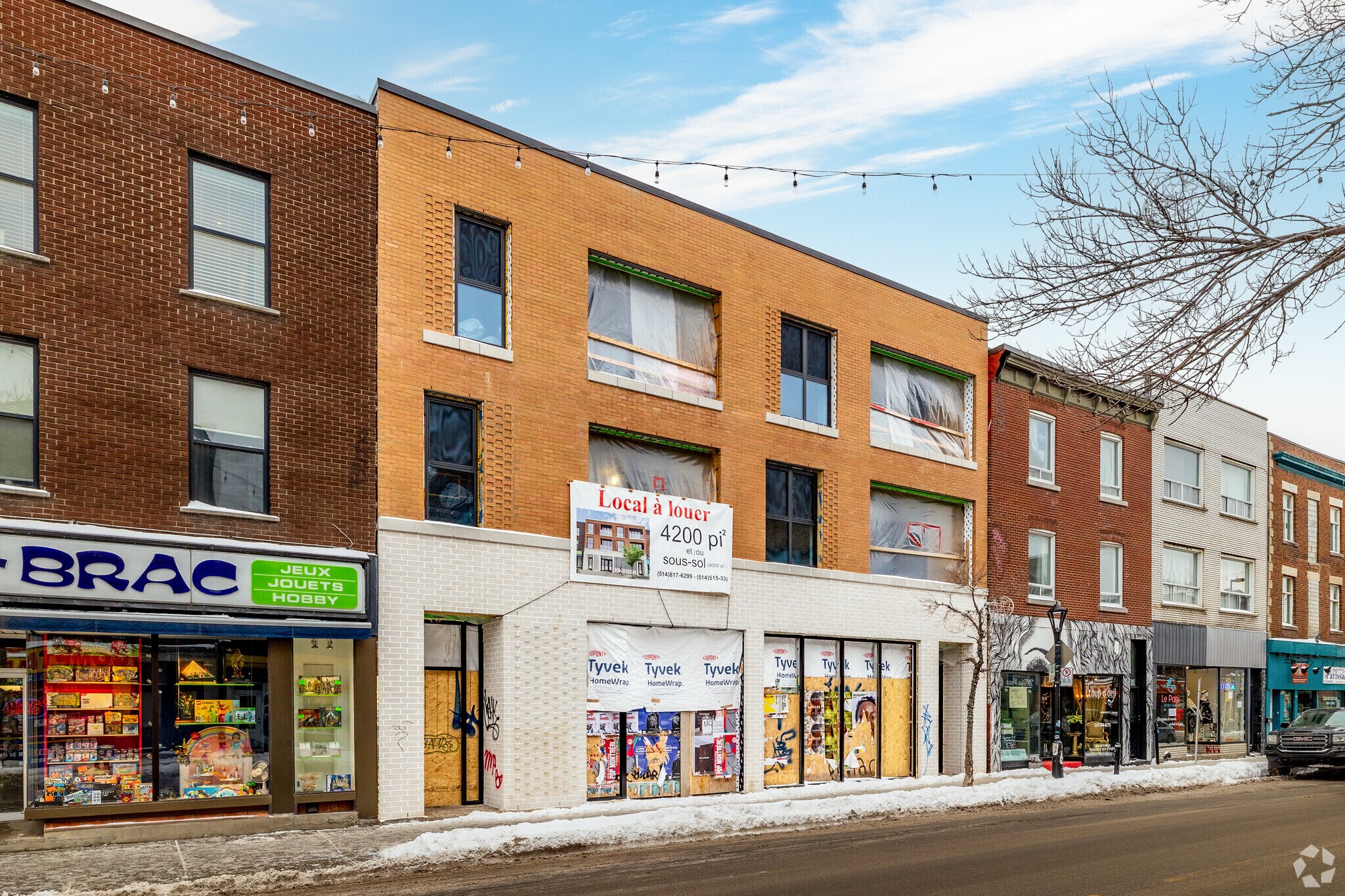 3527 Rue Ontario E E, Montréal, QC for Rent