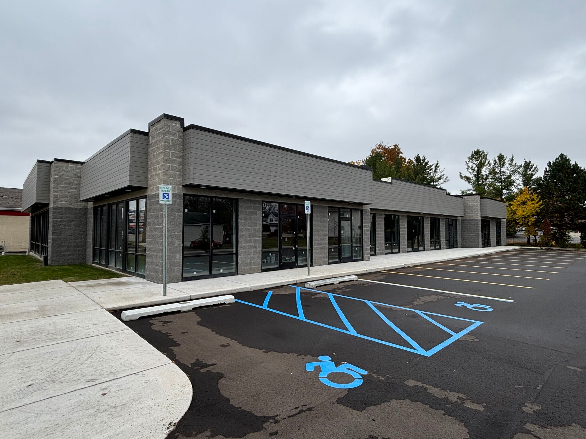 4233-4239 W Saginaw Hwy, Lansing, MI for Rent