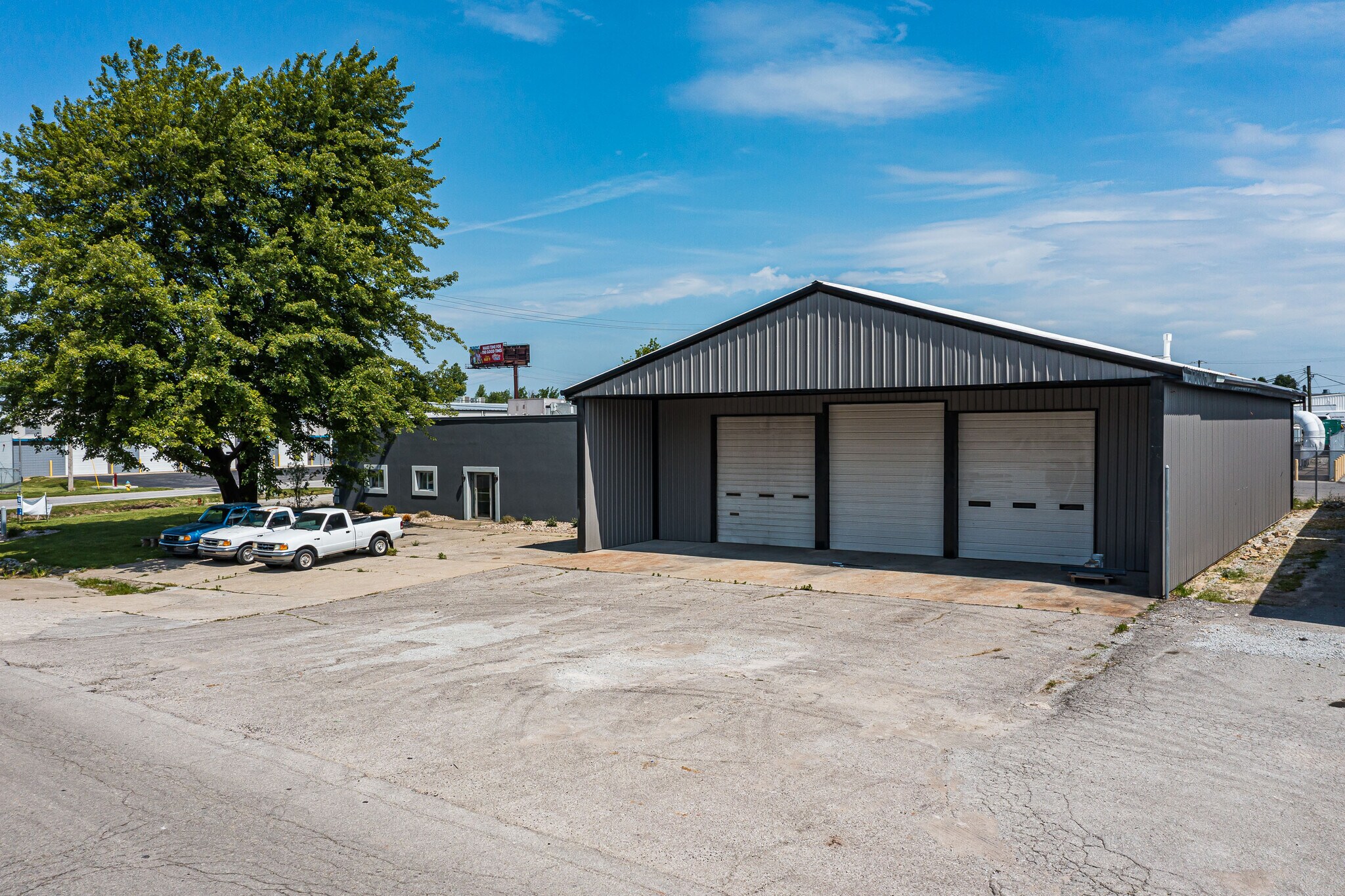1301 Fabricon Blvd, Jeffersonville, IN for Rent