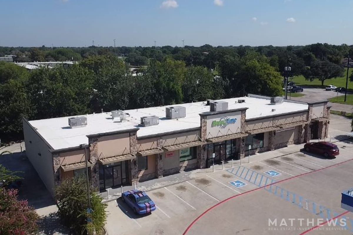 3700 W Baker Rd, Baytown, TX for Rent