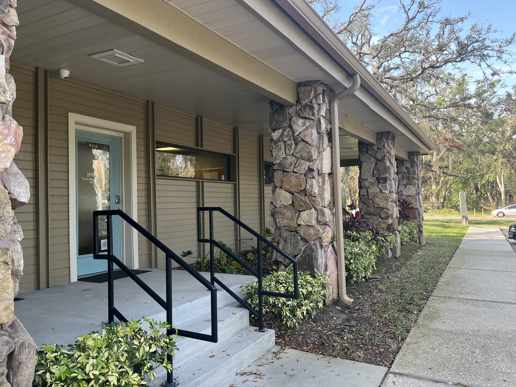 911-917 S Parsons Ave, Brandon, FL for Rent