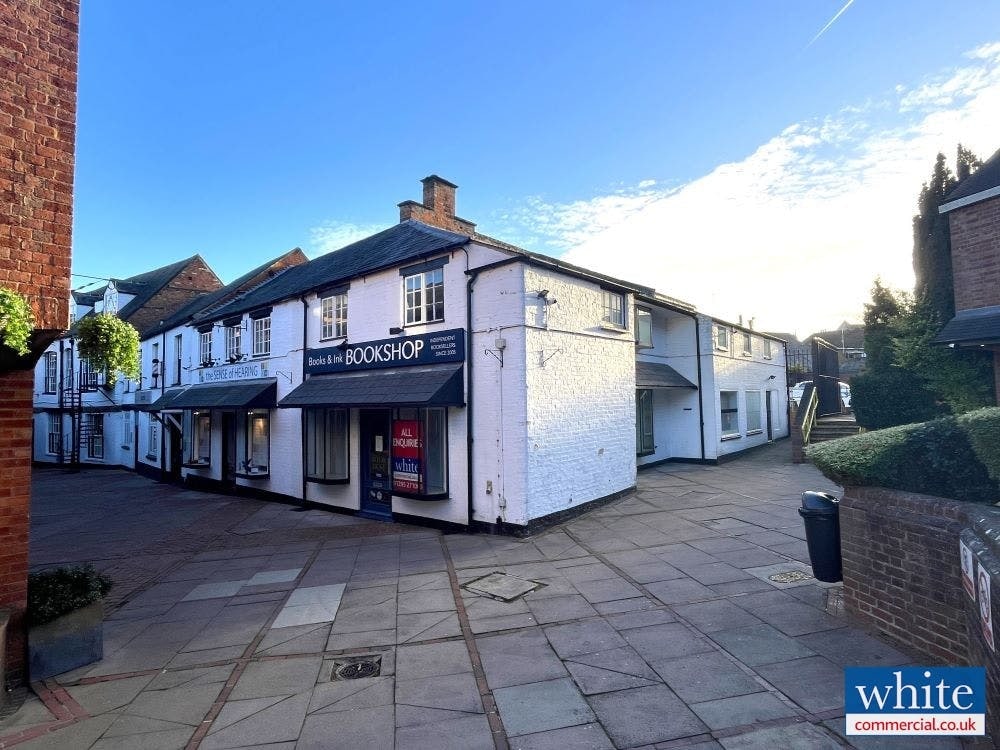 4 White Lion Walk, Banbury, OXF for Sale