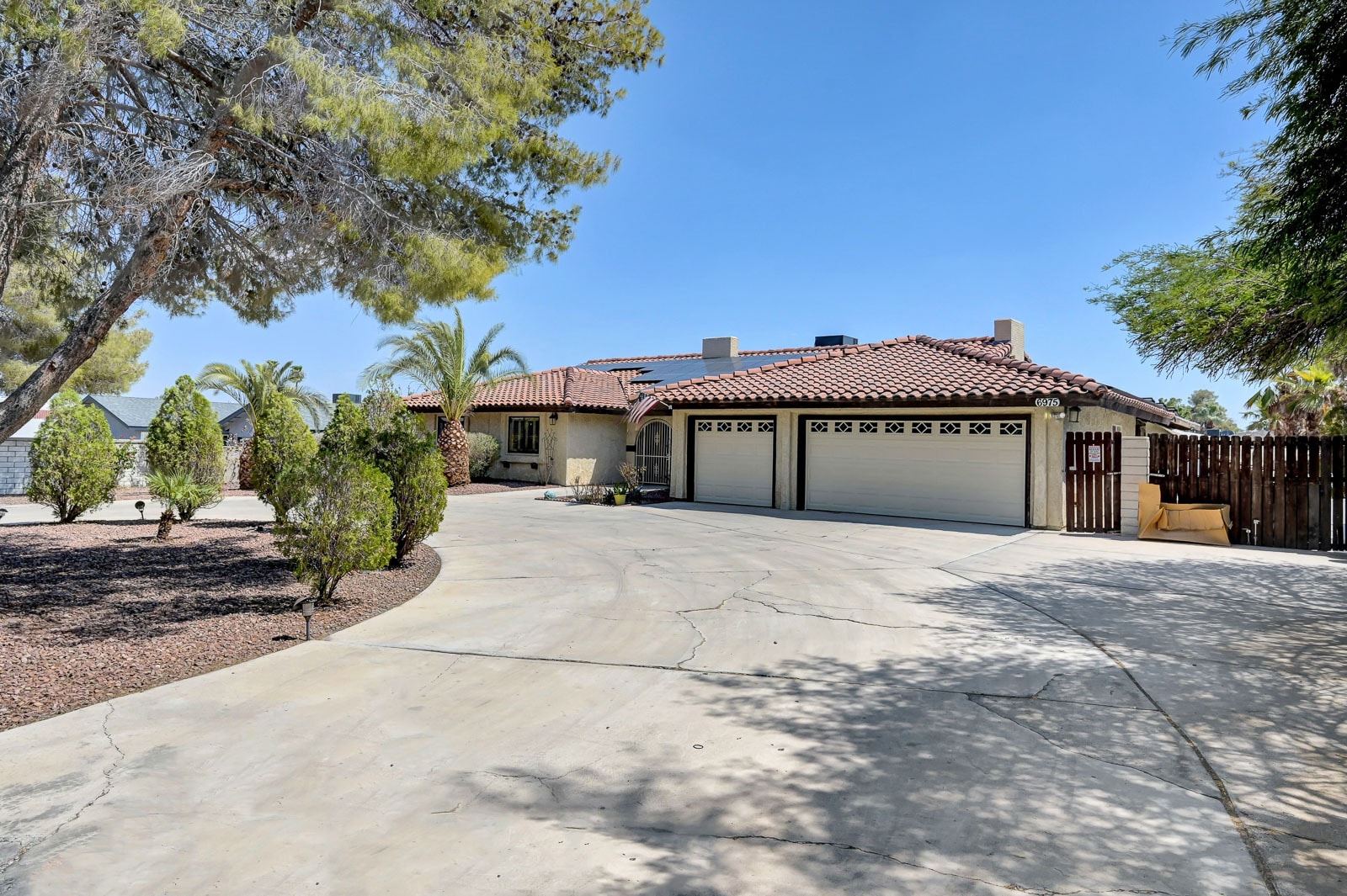 6975 Obannon Dr, Las Vegas, NV for Sale