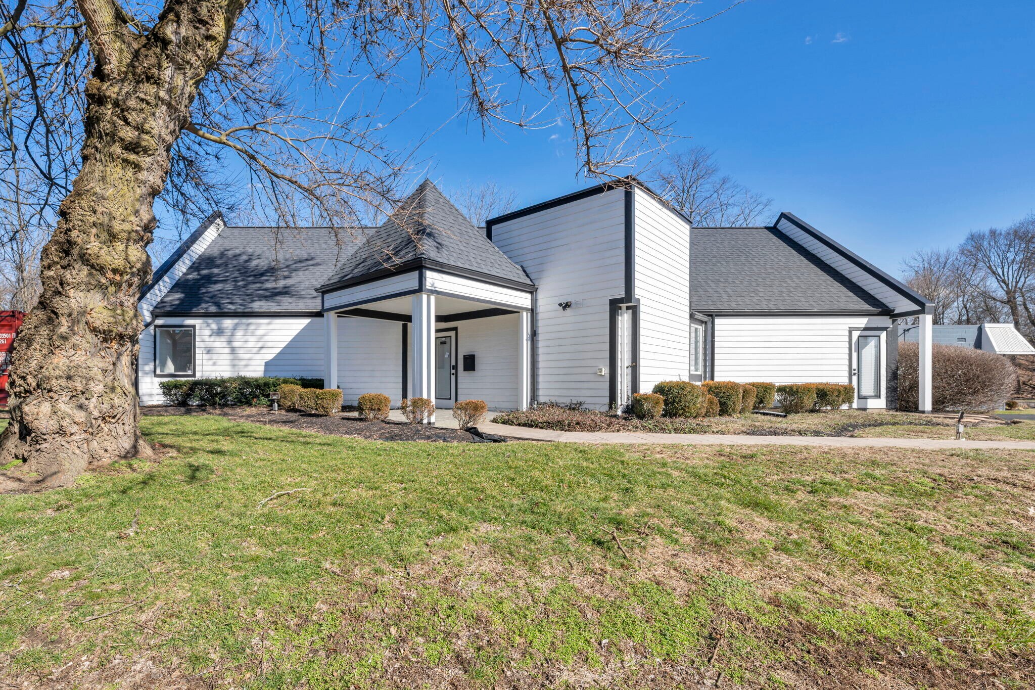 1824 E Broad St, Columbus, OH for Rent