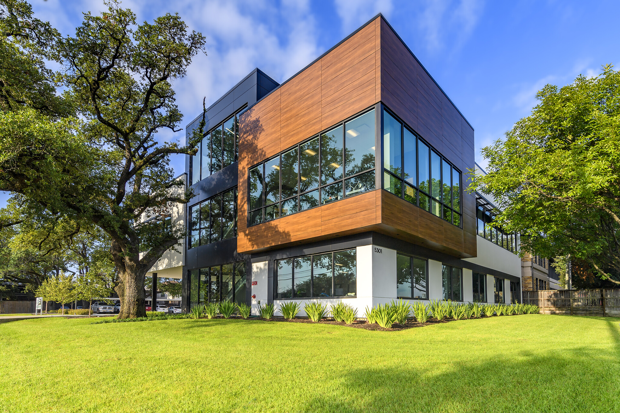 5301 Katy Fwy, Houston, TX for Sale