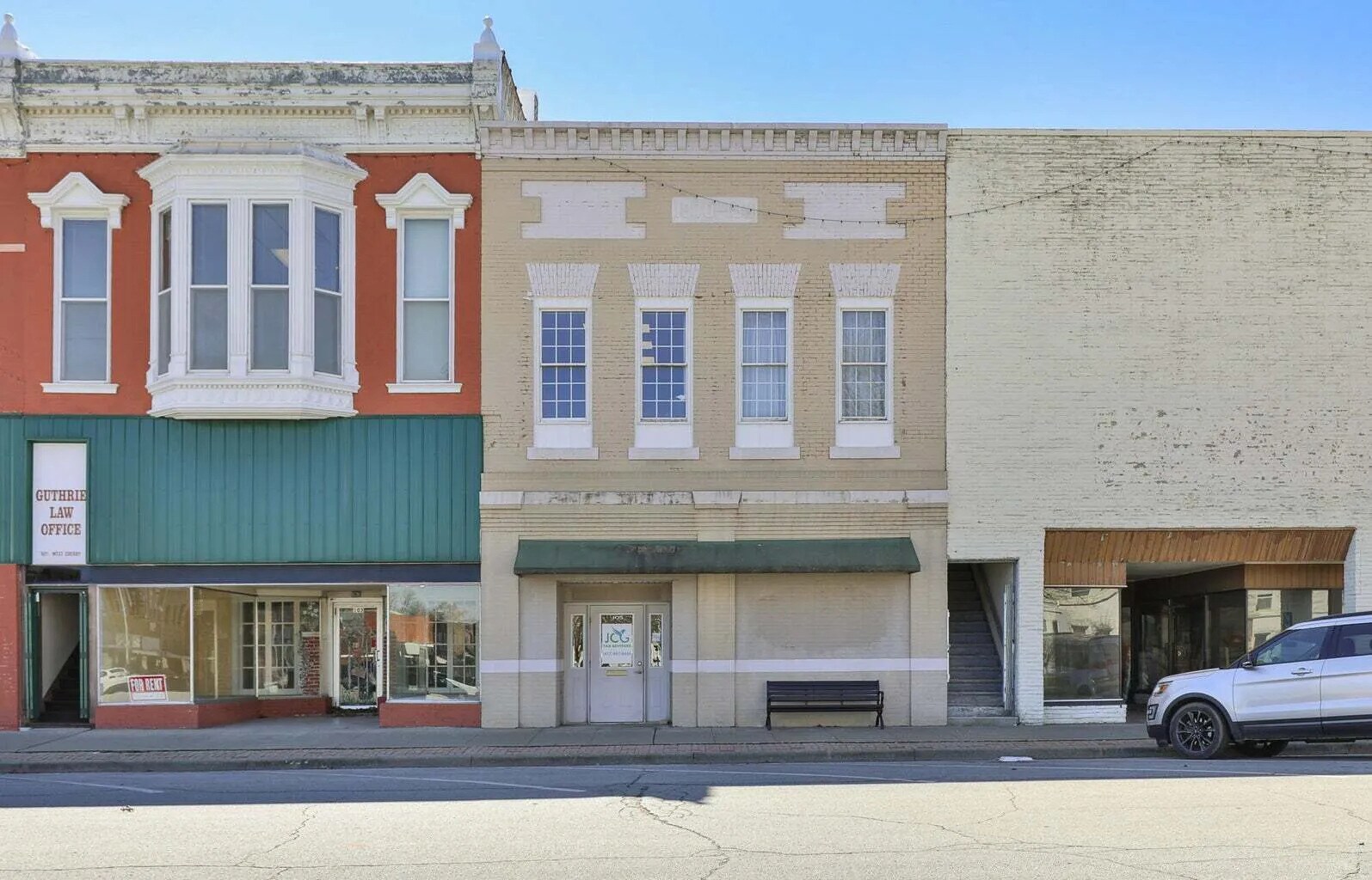 105 W Cherry St, Nevada, MO for Sale