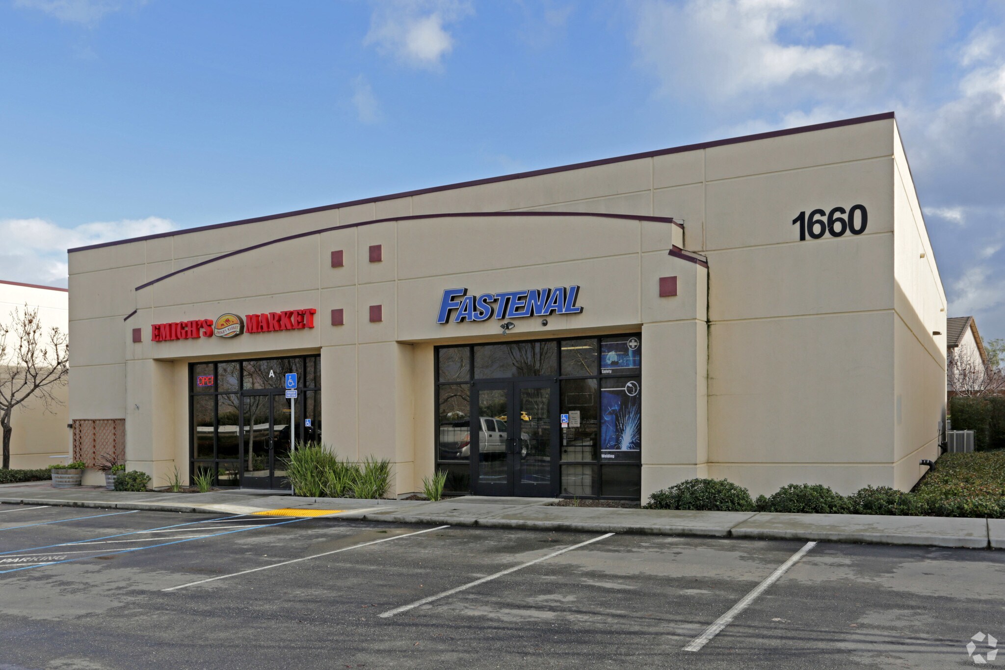1660 N Lincoln St, Dixon, CA for Rent