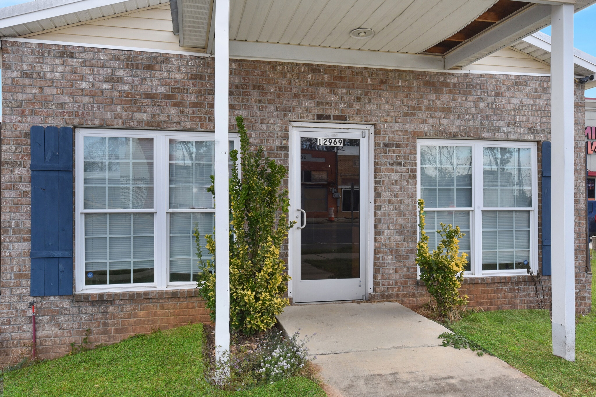 12969 Cottonwood Rd, Cottonwood, AL for Sale