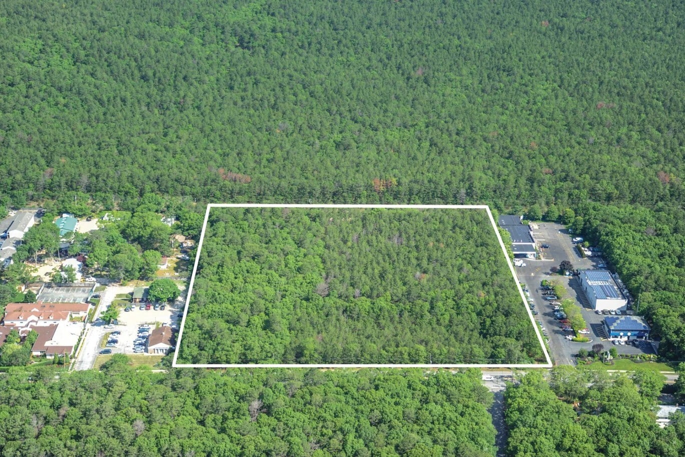 302-310 W Montauk Hwy, Hampton Bays, NY for Sale