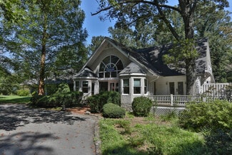 Flat Rock, NC Hospitality - 86 Lily Pad Ln