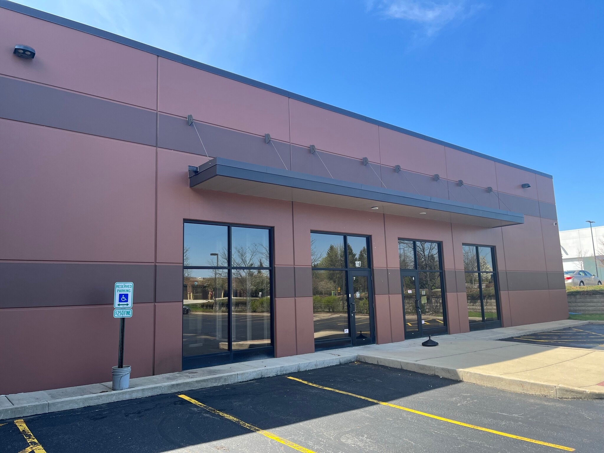 1027 Busch Pky Buffalo Grove, IL 60089 Industrial Property for Lease