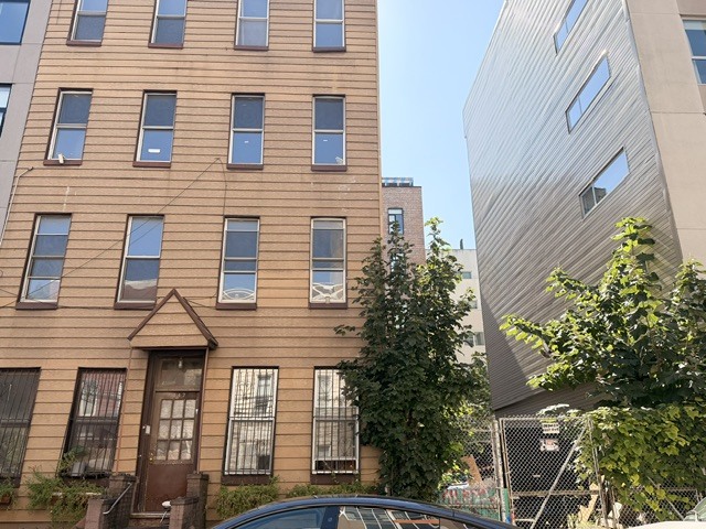 142 N 11th St, Brooklyn, NY for Sale