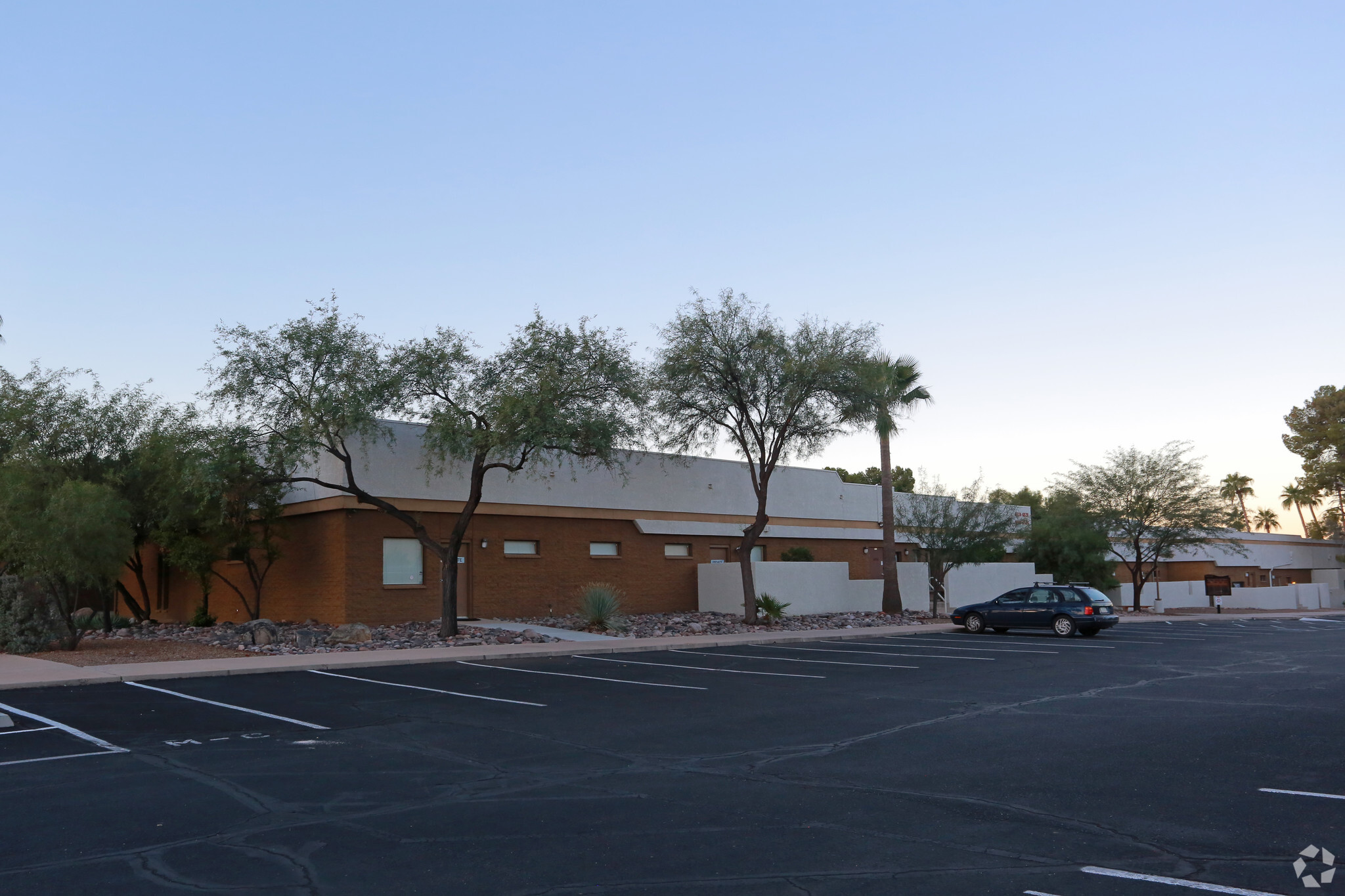 6516-6522 E Carondelet Dr, Tucson, AZ for Rent