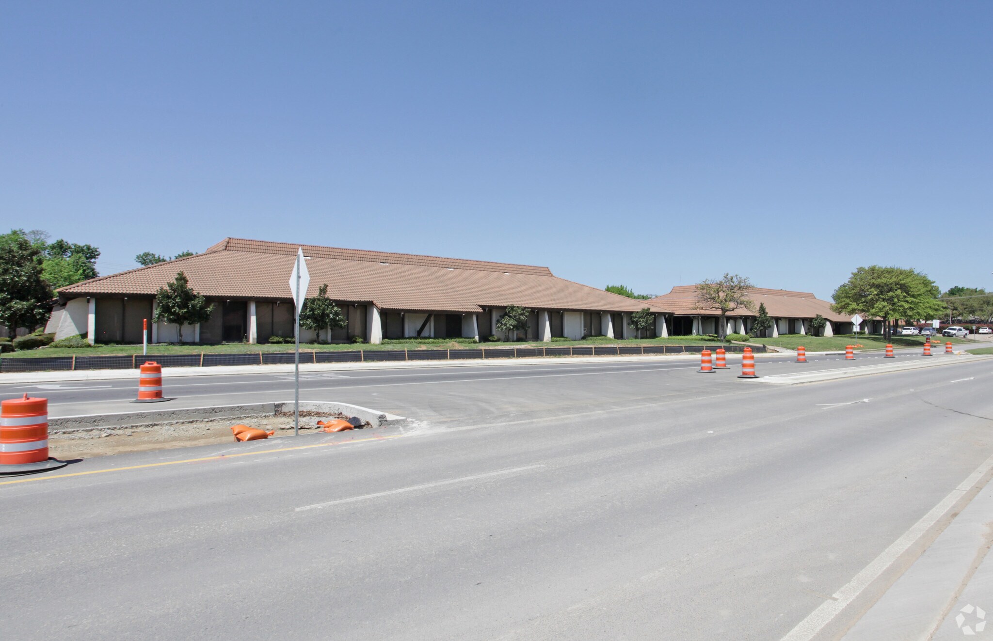 1501 Norwood Dr Hurst, TX 76054 Office Property for Lease on