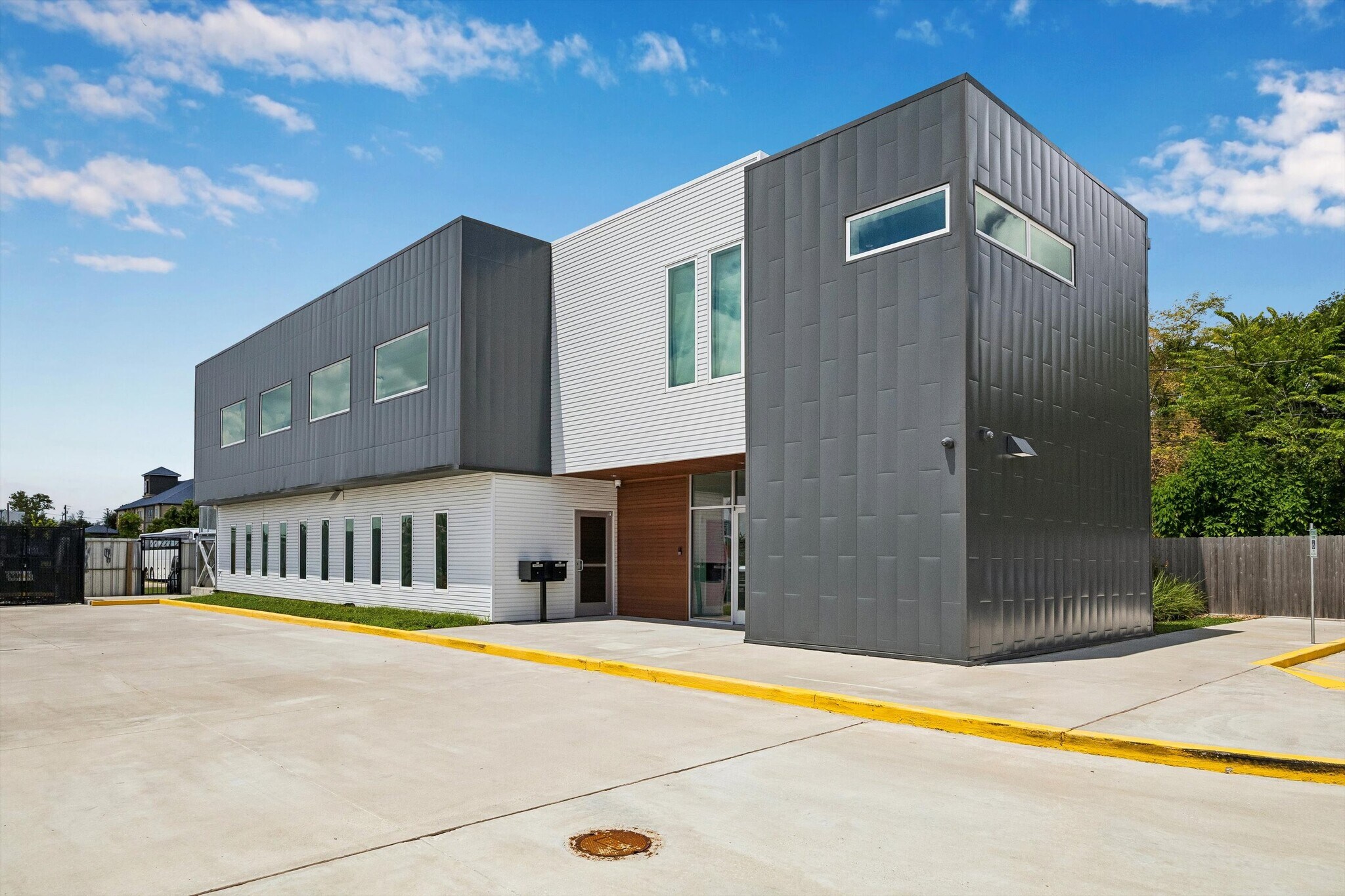 2535 North Fwy, Houston, TX for Rent