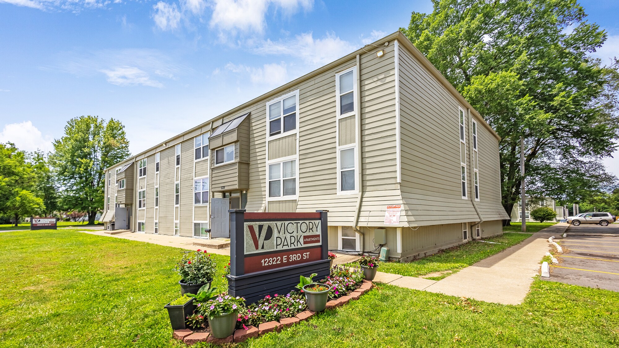 12322 3rd St, Grandview, MO for Sale