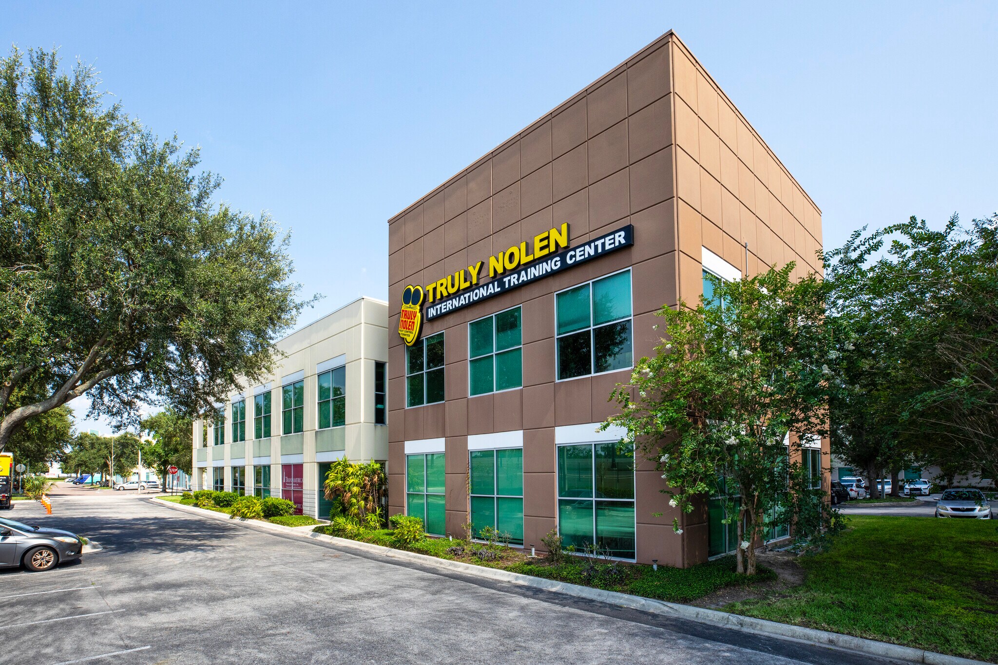 1800 33rd St Orlando, FL 32839 Office Property for Sale on