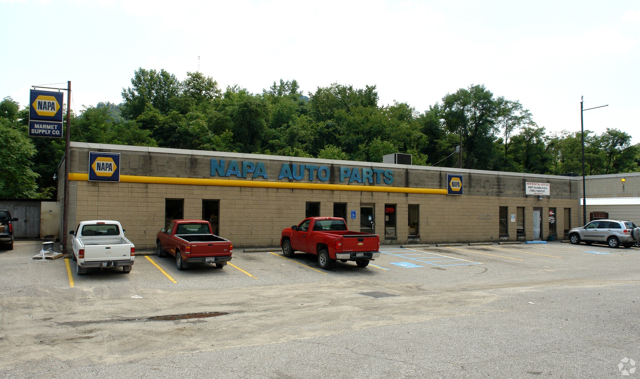 10009-10011 Maccorkle Ave, Charleston, WV for Rent