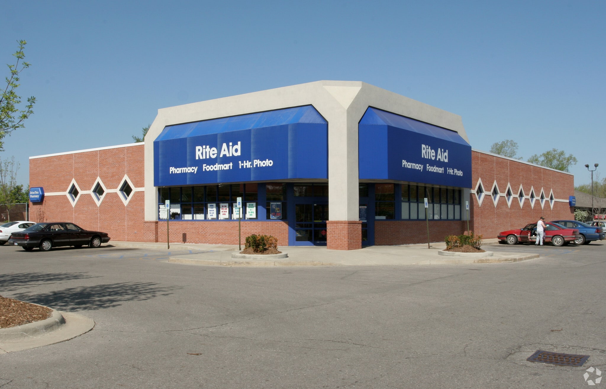 2263 Cedar St, Holt, MI for Sale