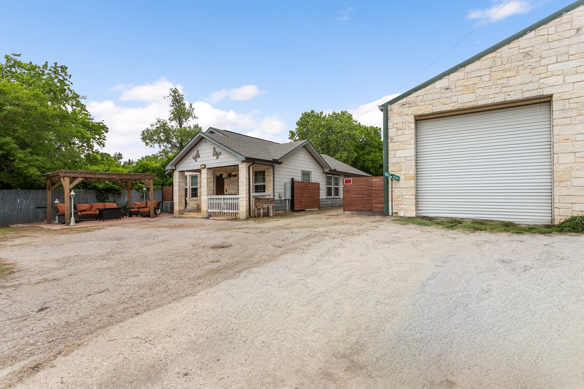 2600 Gardenia Dr, Austin, TX for Sale