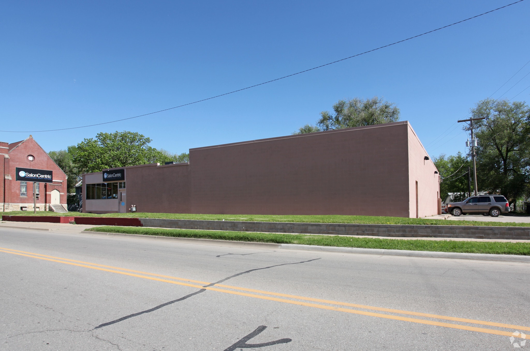 120-124 NW Gordon St, Topeka, KS for Sale