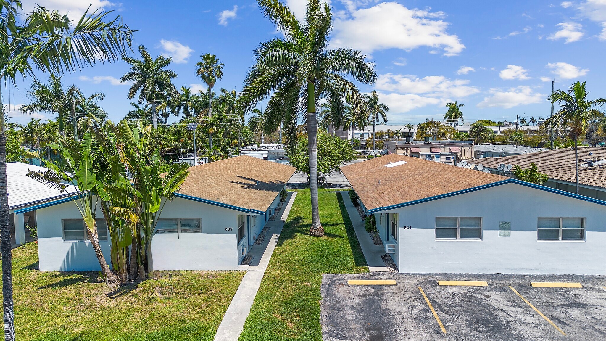 237-241 SE Park St, Dania Beach, FL for Sale