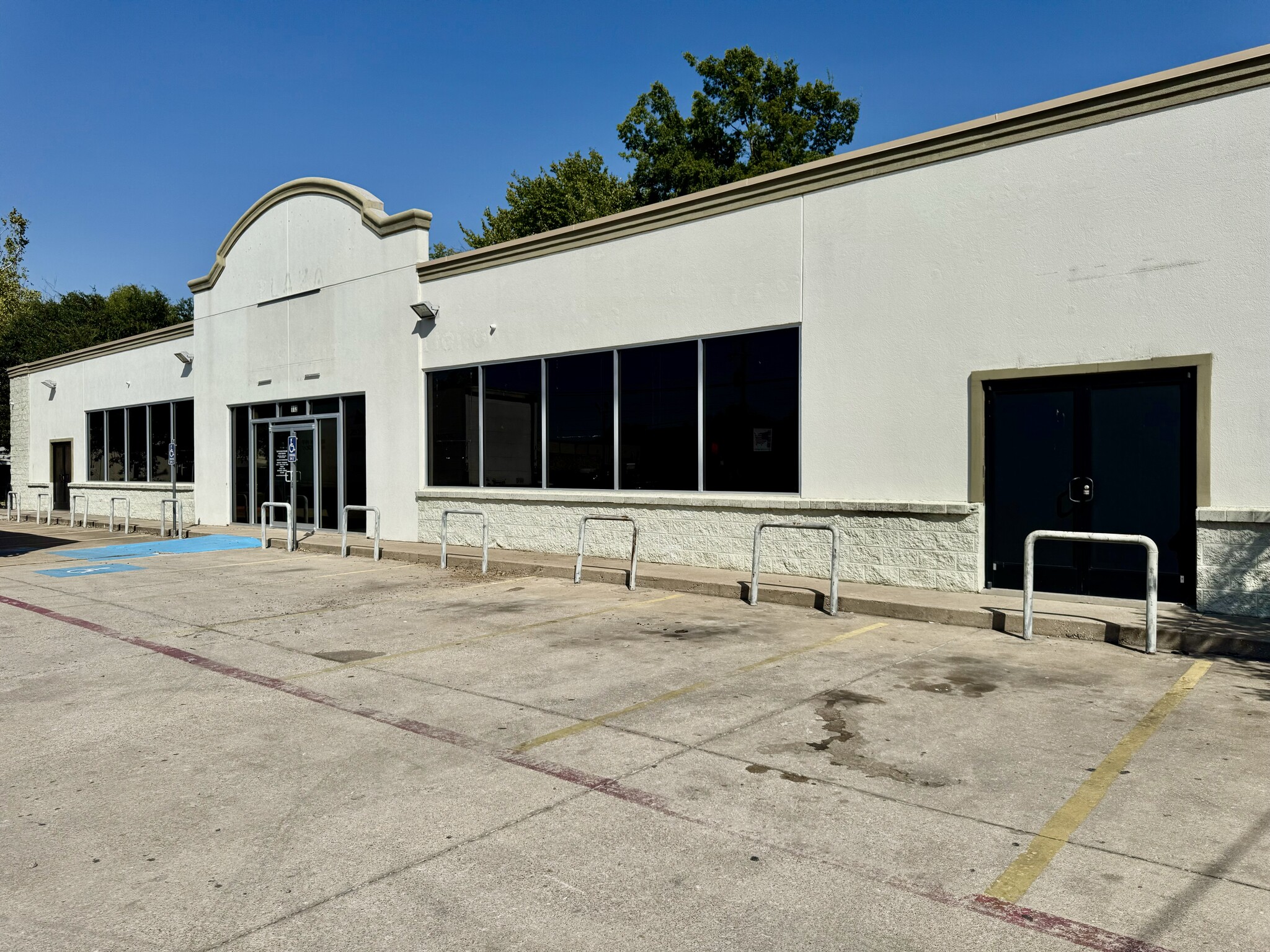 112 N Beach St, Fort Worth, TX for Rent