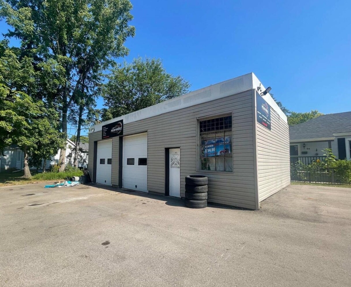 46 Kitchener Av, Brantford, ON for Sale