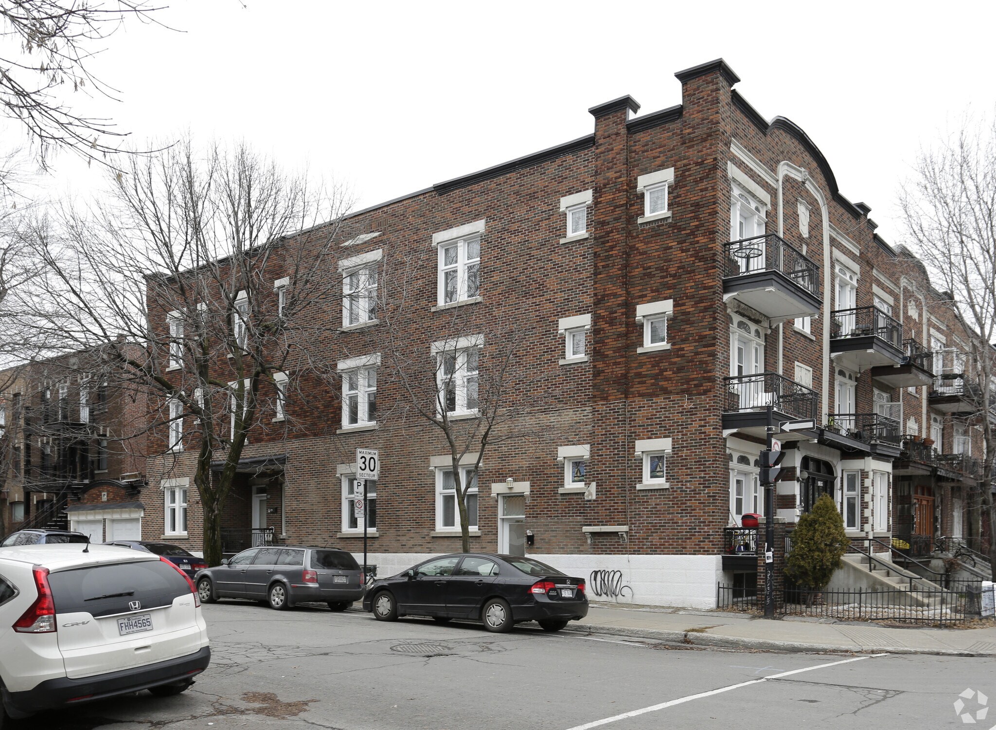1101-1103 Boul Saint-Joseph E, Montréal, QC for Sale