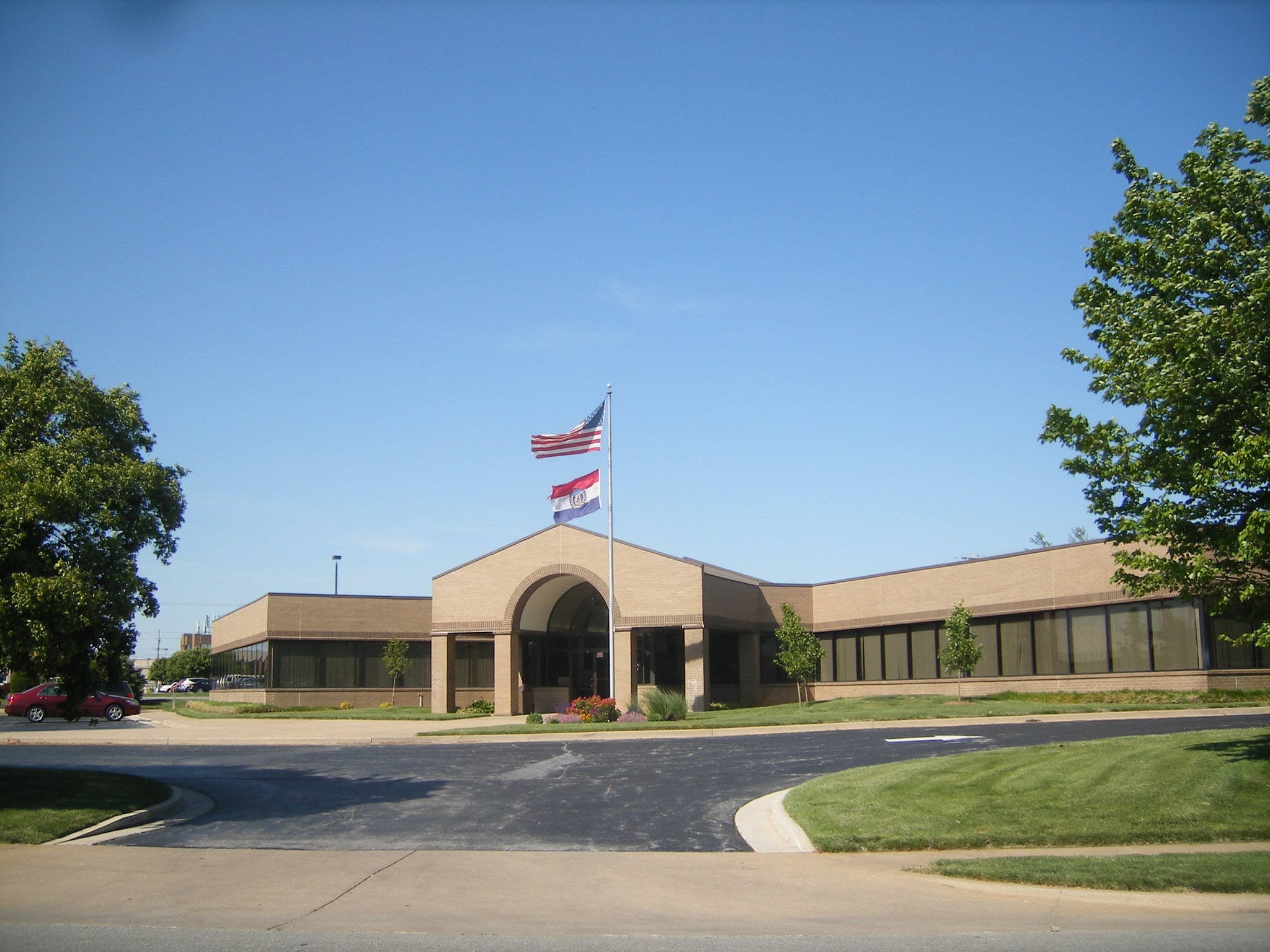 3130 S Delaware Ave Springfield, MO 65804 Office Property for Lease