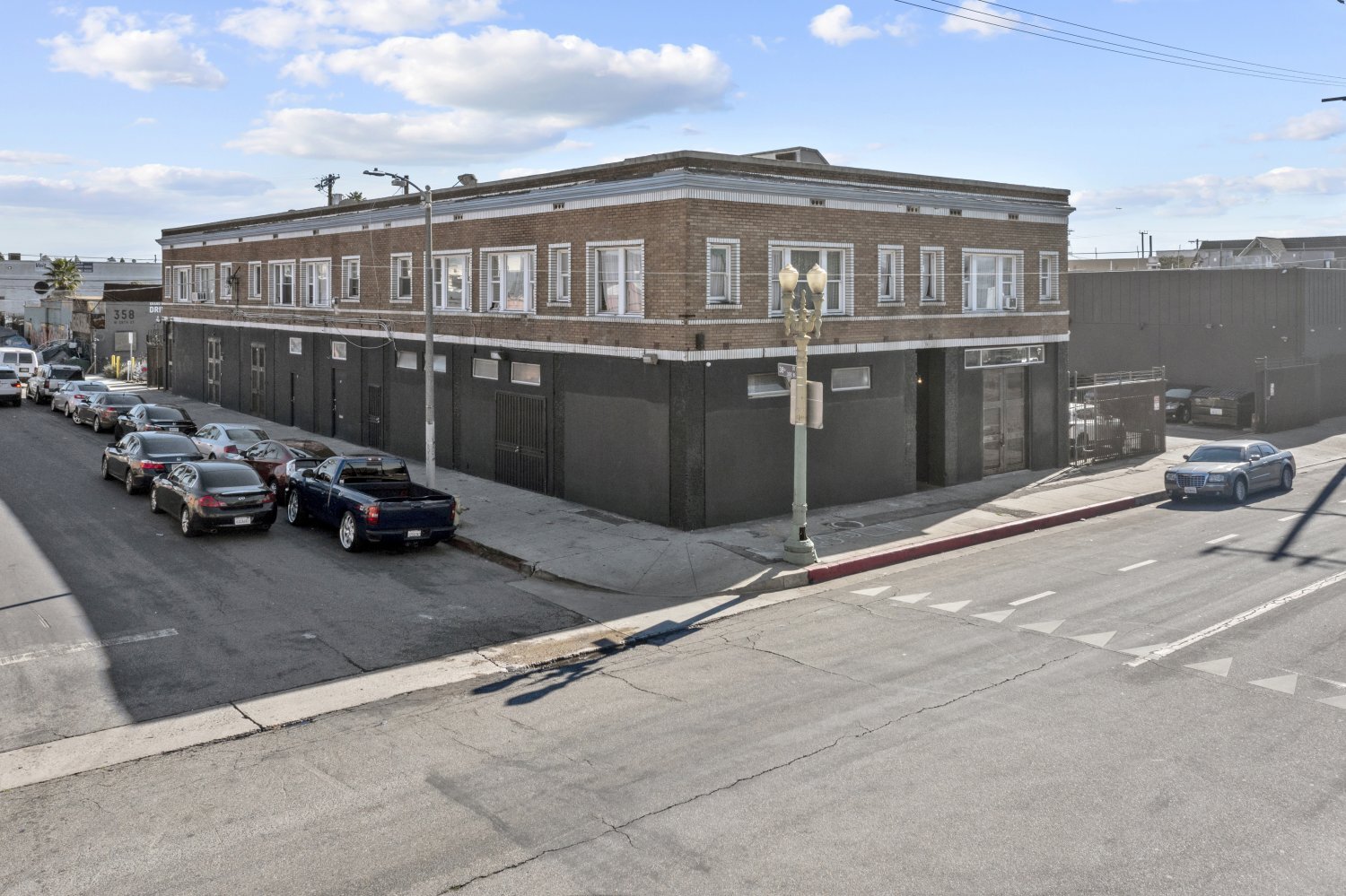 3800 S Grand Ave, Los Angeles, CA for Rent