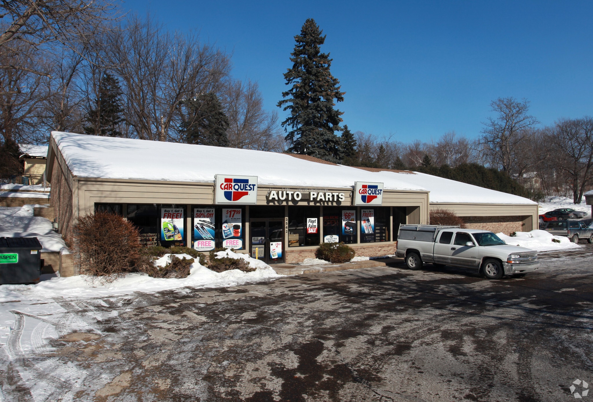 3542 Shoreline Dr, Wayzata, MN for Rent