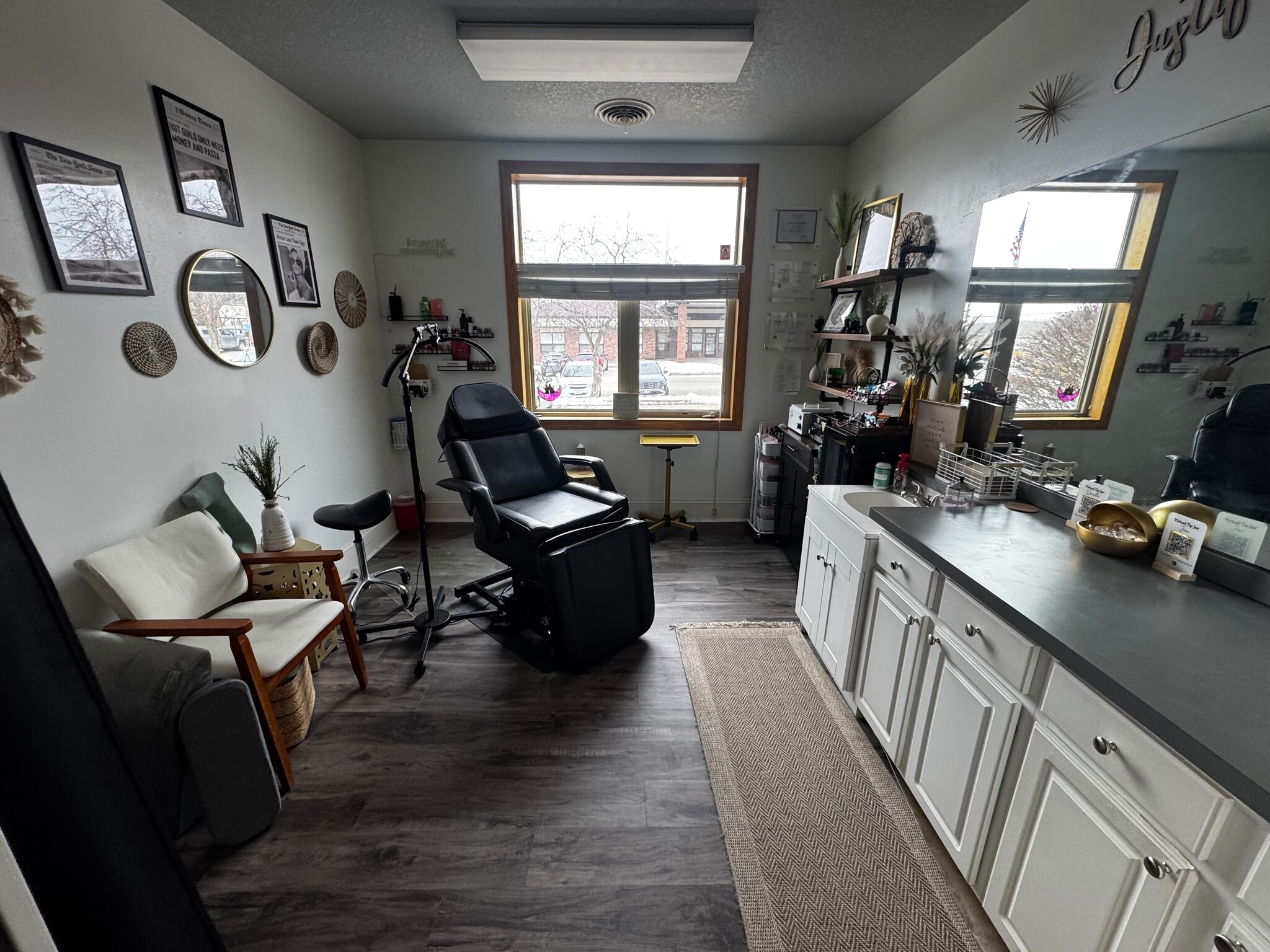 5051 E University Ave, Pleasant Hill, IA for Sale