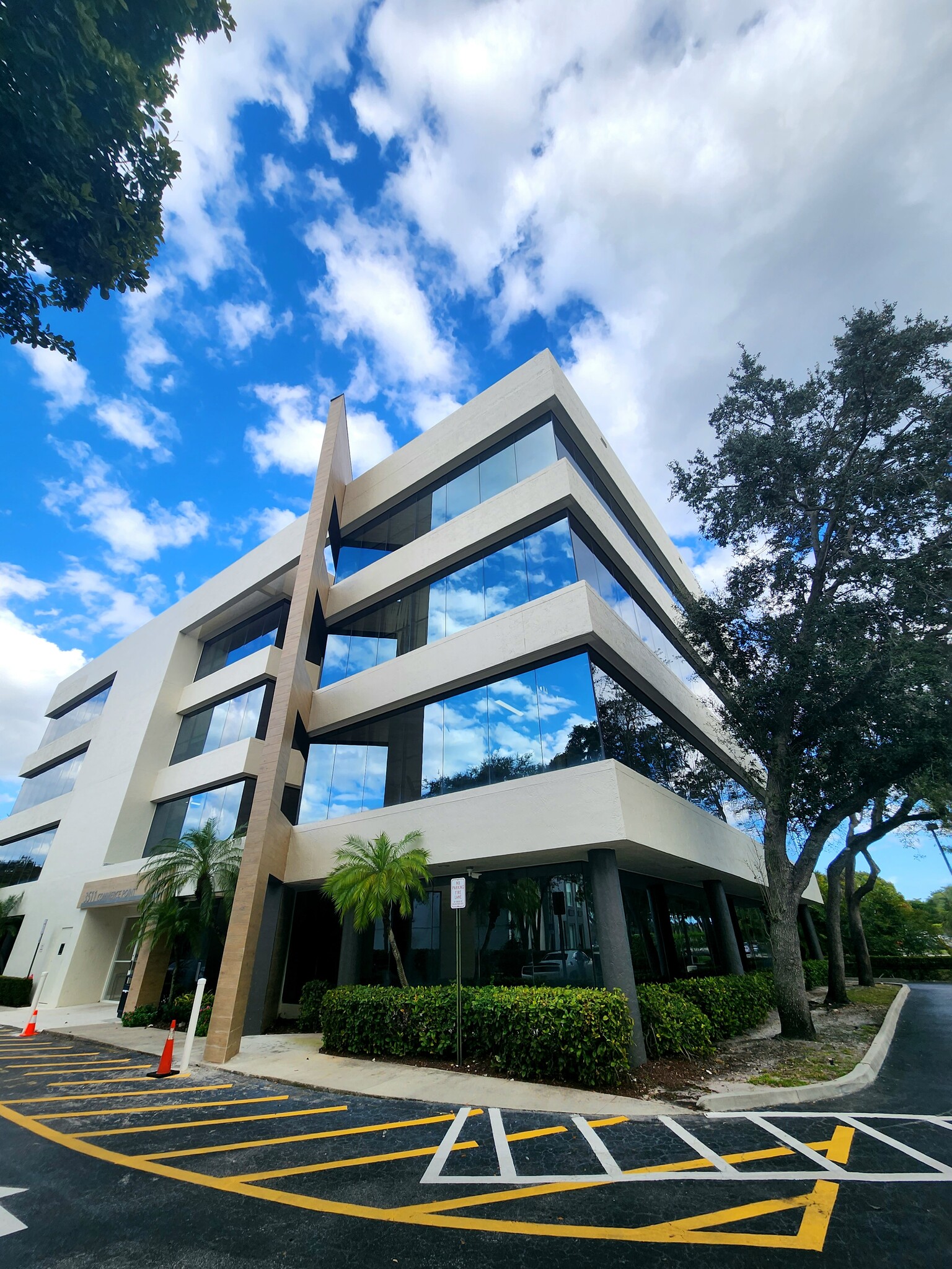 3511 W Commercial Blvd, Fort Lauderdale, FL for Rent