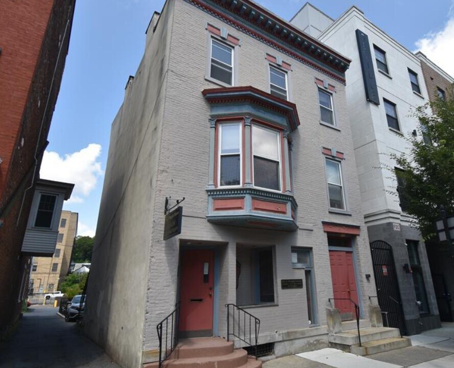 42 N 3rd St, Easton, PA for Sale