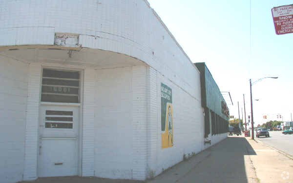15025 W 7 Mile Rd, Detroit, MI for Rent