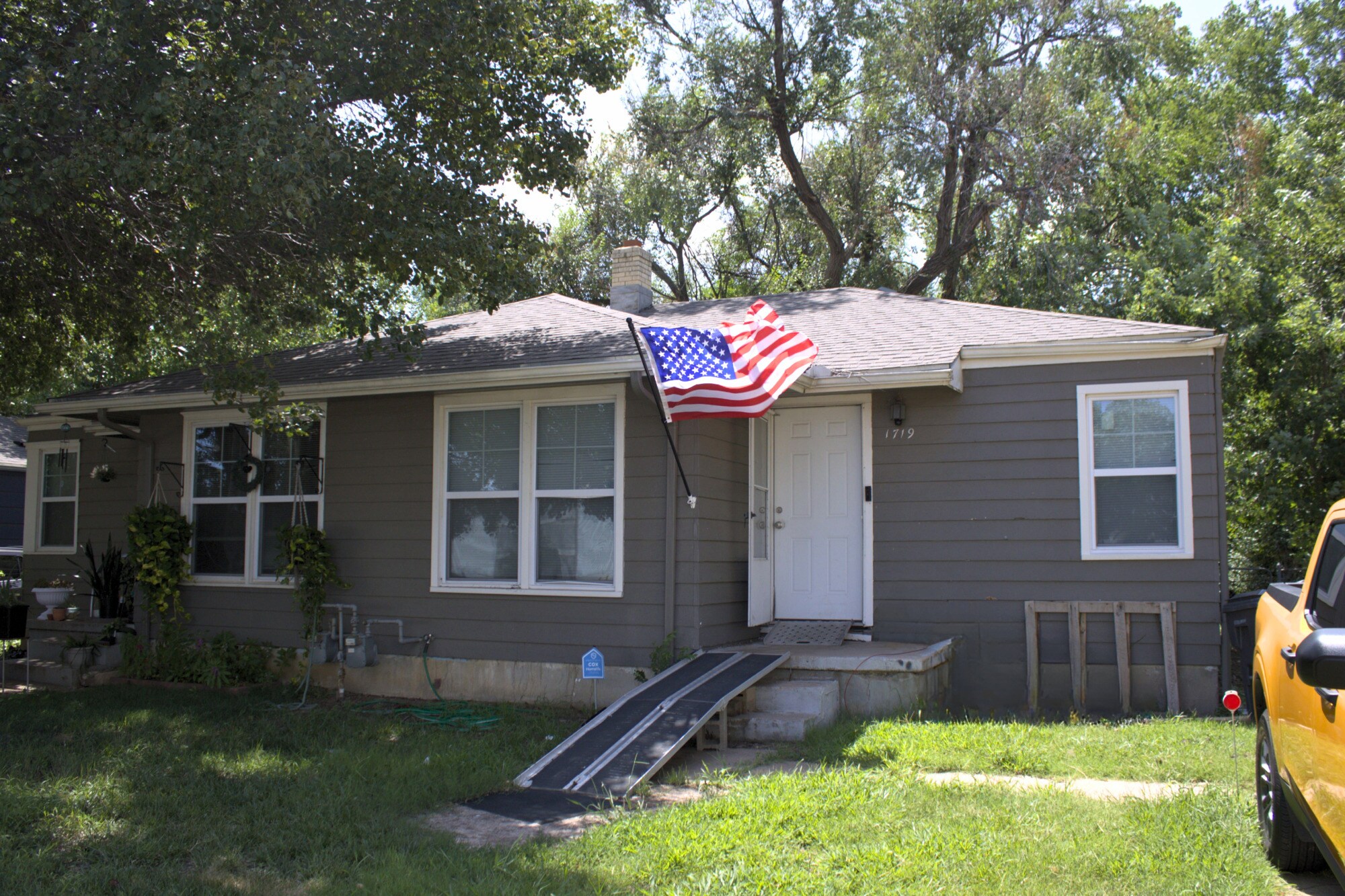 1701 S Roosevelt St, Wichita, KS for Sale