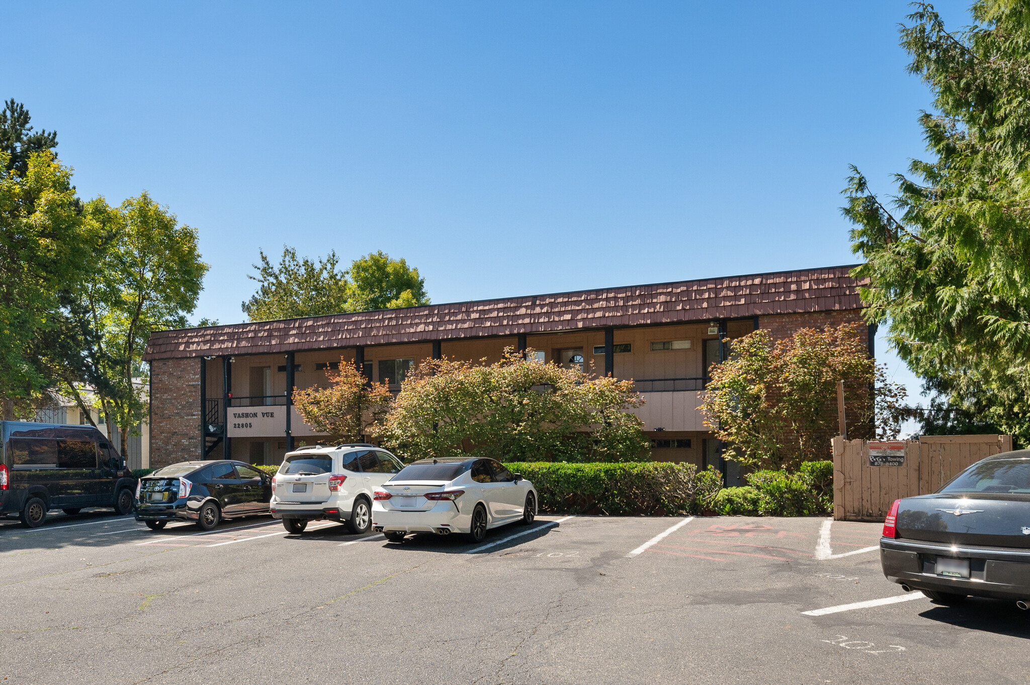 22805 30th Ave S, Des Moines, WA for Sale