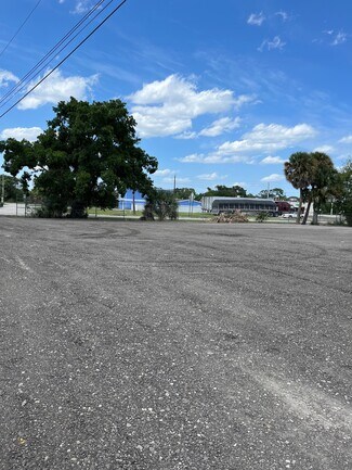 Stuart, FL Commercial Land - 3077 SE Dixie Hwy