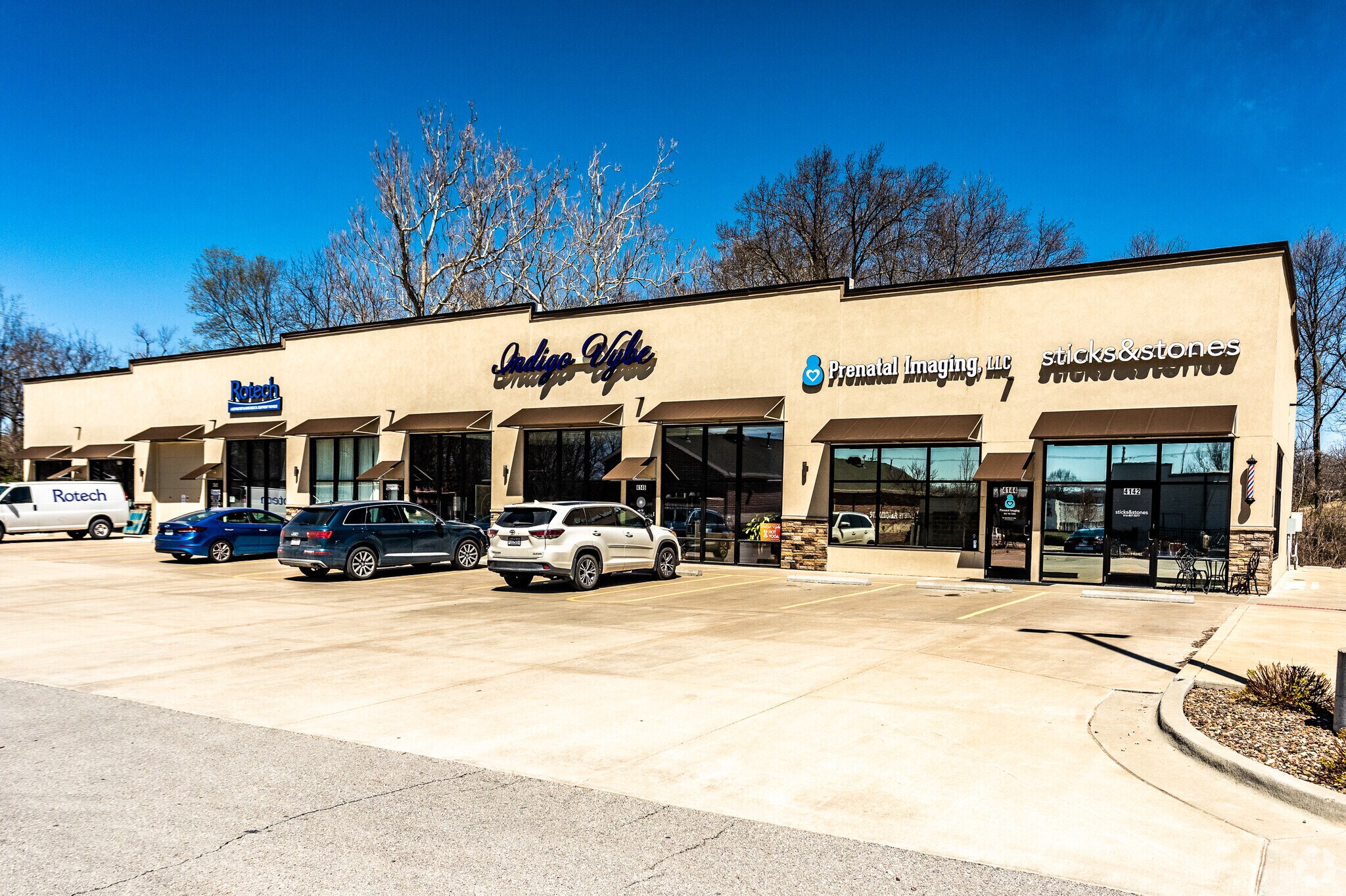 4140-4160 NW Barry Rd, Kansas City, MO for Rent