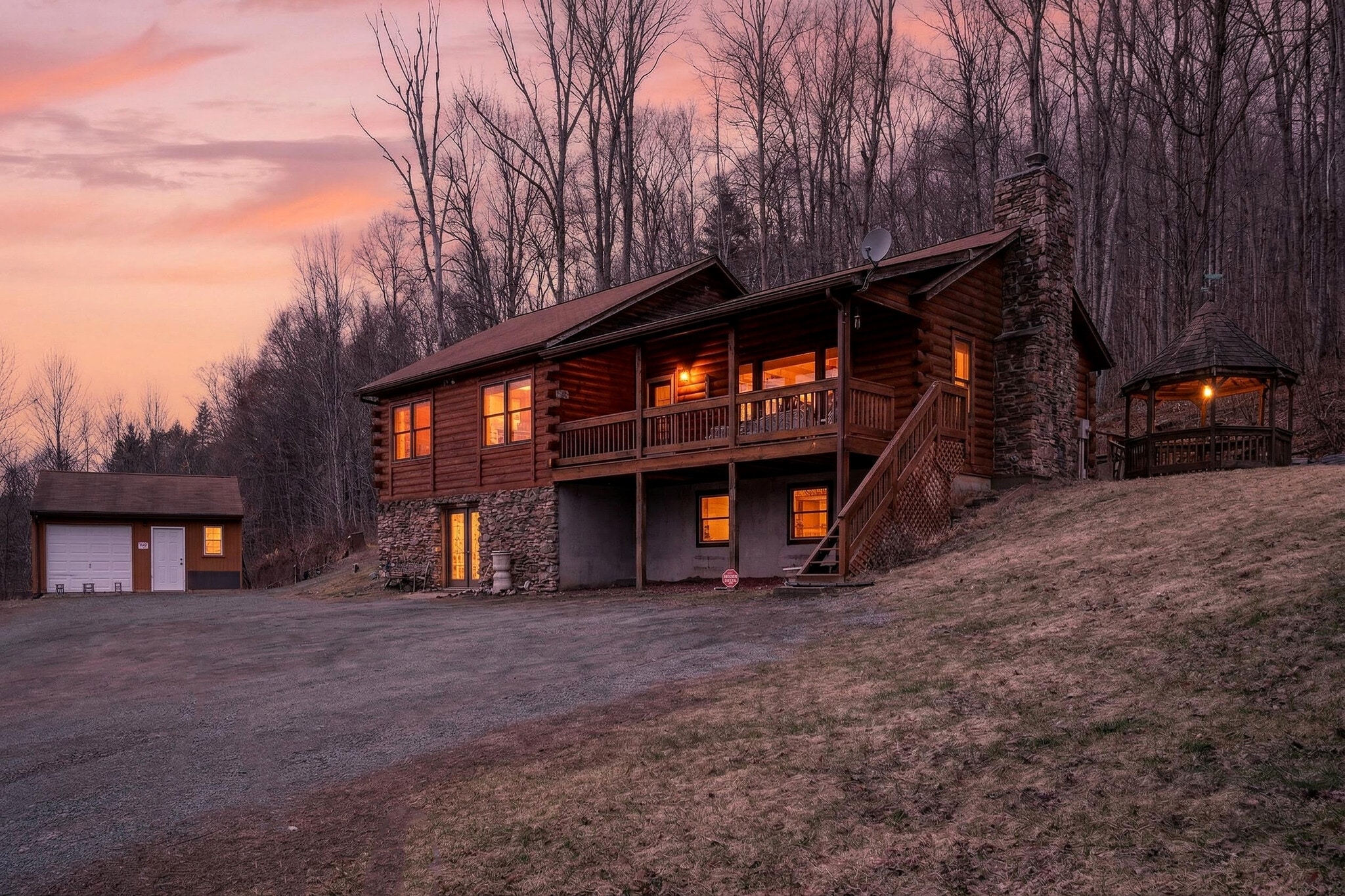 79 Whitleigh Rd, Equinunk, PA for Sale