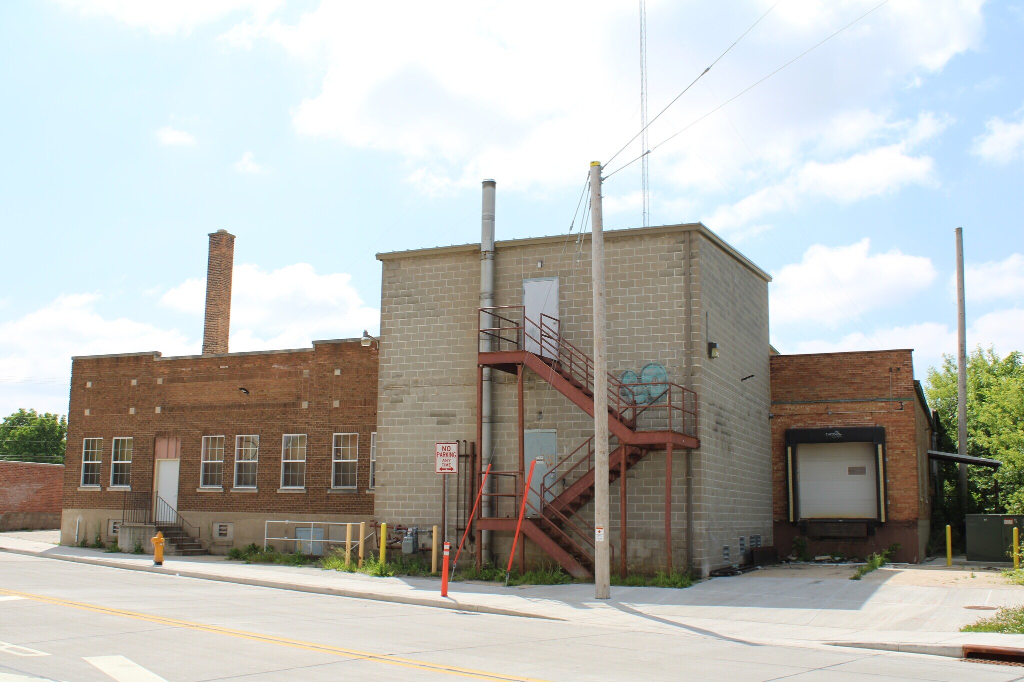 240 W Division St, Fond Du Lac, WI for Sale