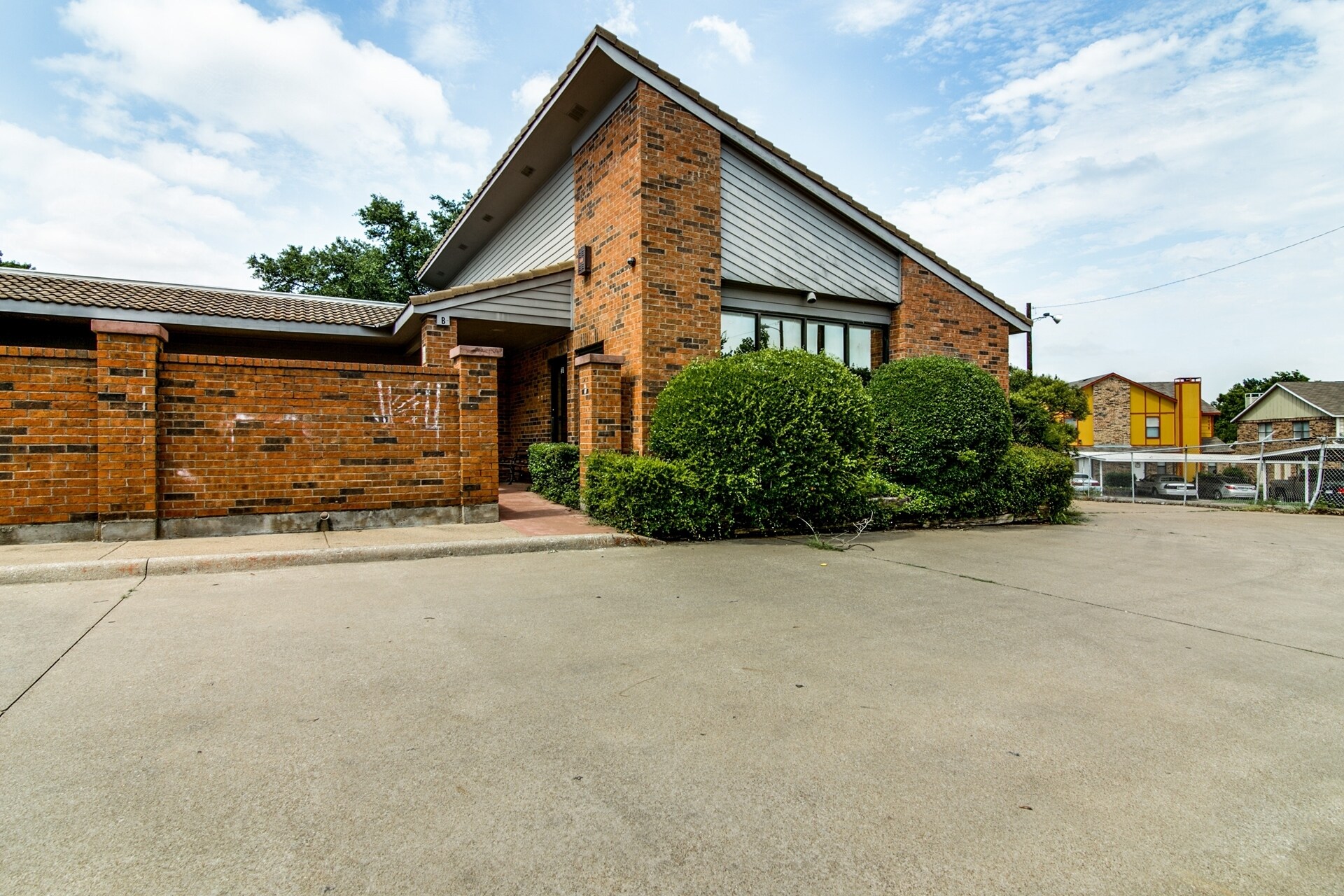 2231 Peggy Ln, Garland, TX for Sale