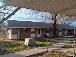 Qulin, MO Apartments - 586 4th St