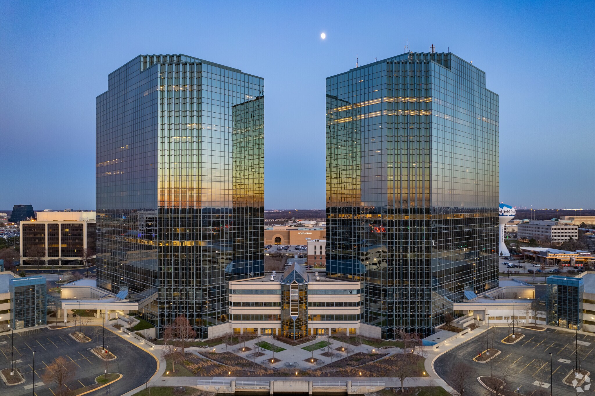 1400 American Ln, Schaumburg, IL for Rent