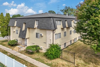 Des Moines, IA Apartments - 810 Payton Ave