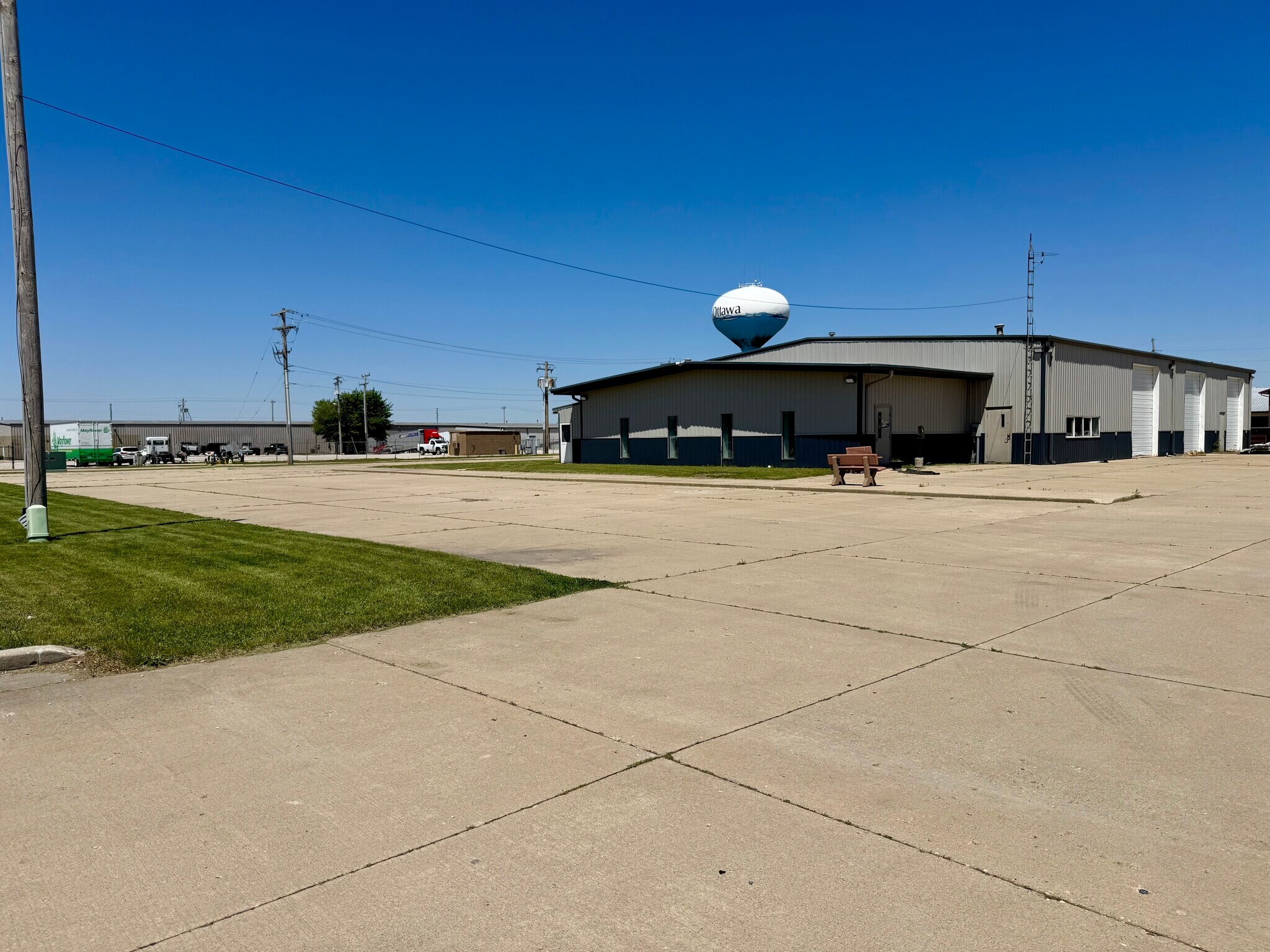 200 W Stevenson Rd, Ottawa, IL for Rent