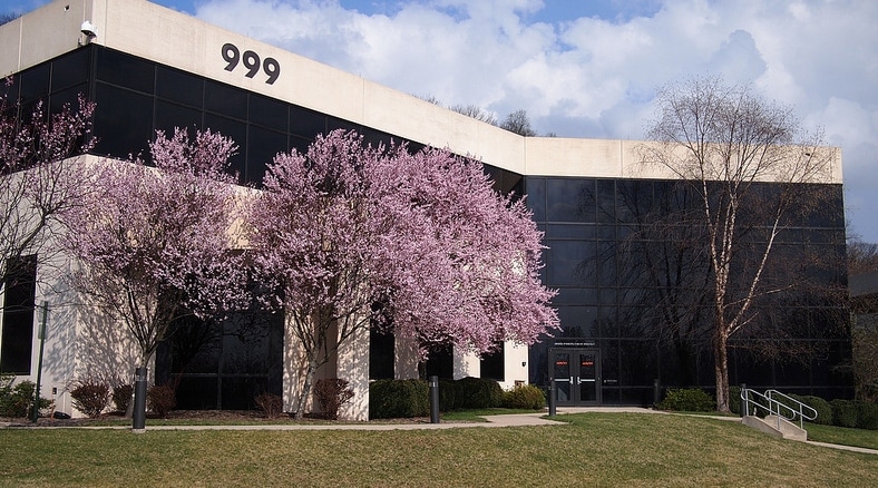 999 Frontier Rd, Bridgewater, NJ for Sale