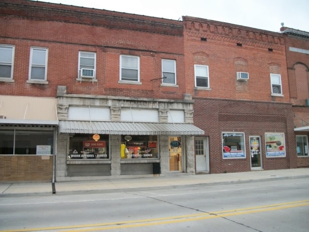 211-213 W Main St, Staunton, IL for Rent