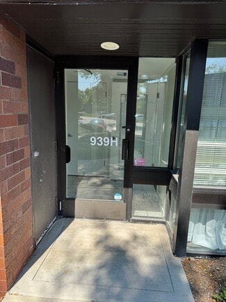 Schaumburg, IL Office - 939 N Plum Grove Rd
